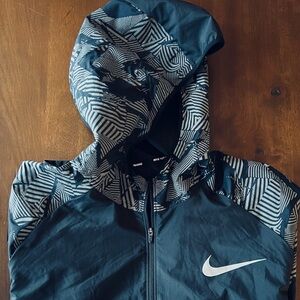 NIKE MEN’S ESSENTIAL FLASH RUNNING JACKET
